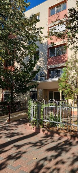 Policlinica Titan, metrou,